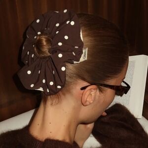 🟤 BRAND NEW, LIMITED EDITION, EXCLUSIVE GISOU Brown Polka Dot Scrunchie